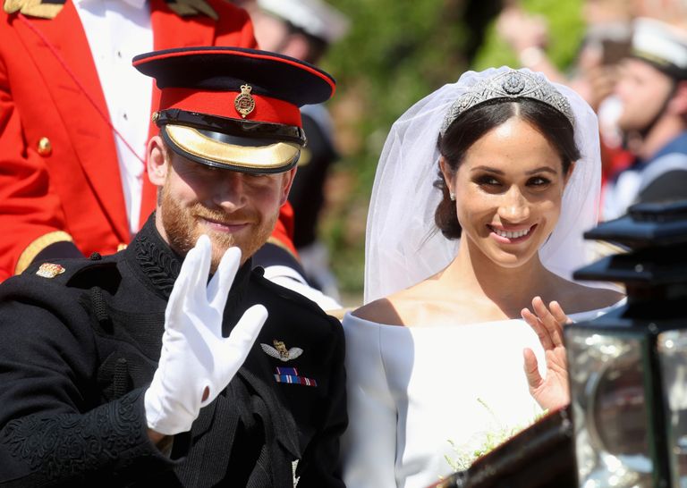Prints Harryle pidi pulmapäeval korraga sõjaväevormi ja habeme kandmiseks eriloa andma kuninganna Elizabeth.