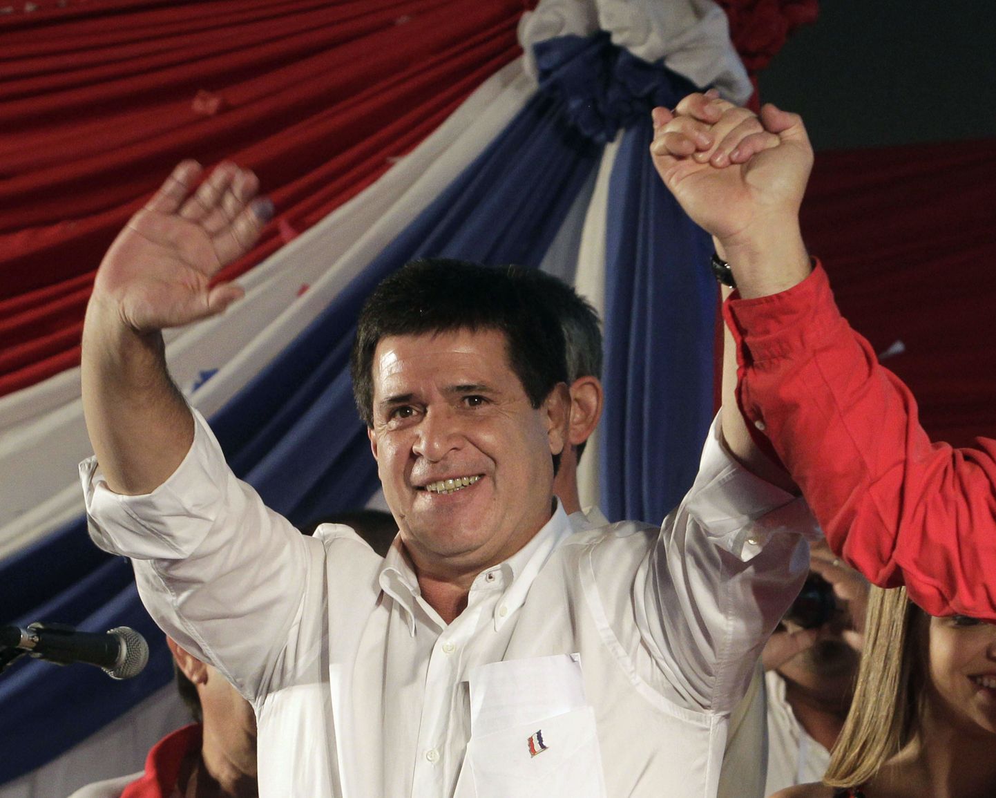 Paraguay uueks presidendiks valiti Horacio Cartes.
