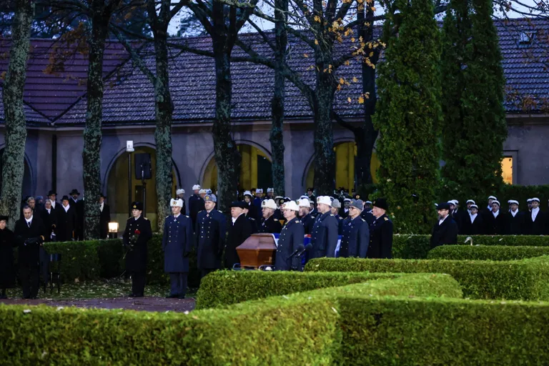 10. novembril saadeti viimsele teekonnale Soome ekspresident Martti Ahtisaari.