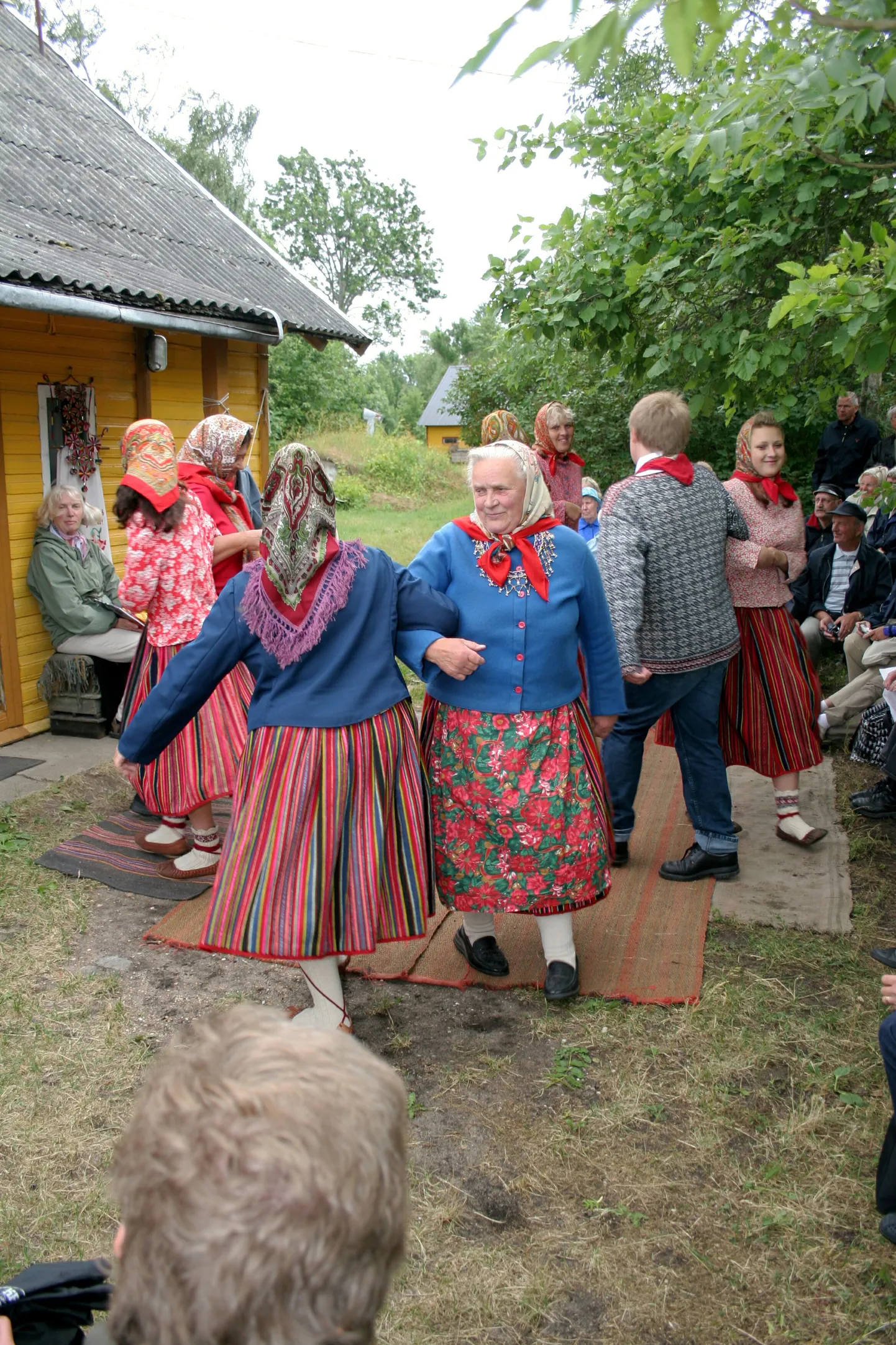 Suvine Kihnu.