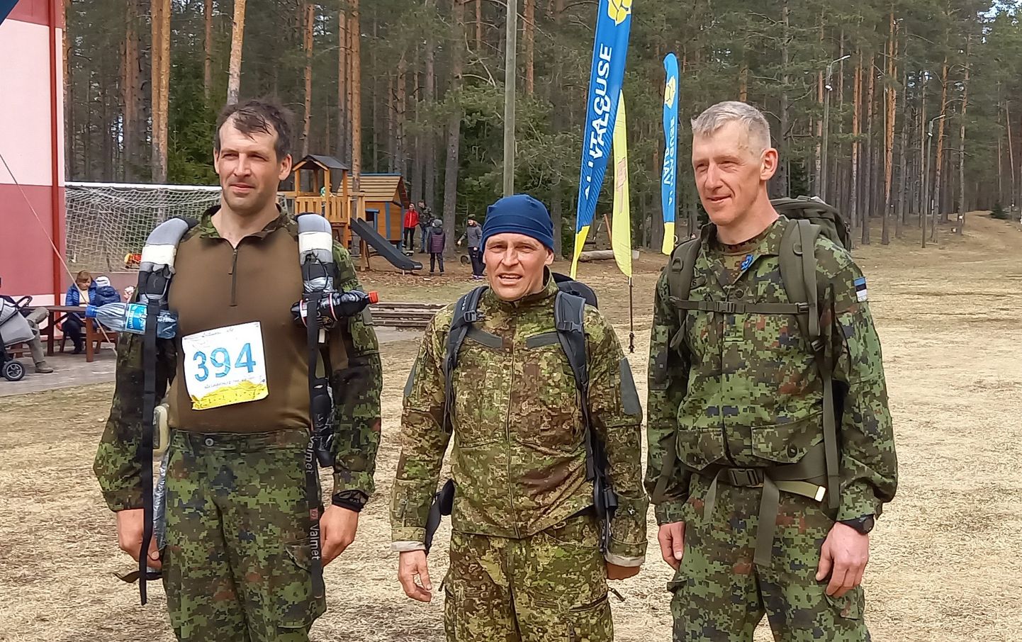Militaarjooksu esikolmik: Jaanus Roos (teine koht), Aleksander Toots (kolmas koht) ja võitja Indrek Roos.