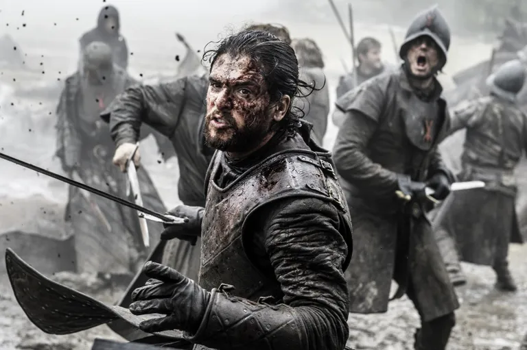 Kaader seriaalist «Troonide mäng». Esiplaanil Kit Harington