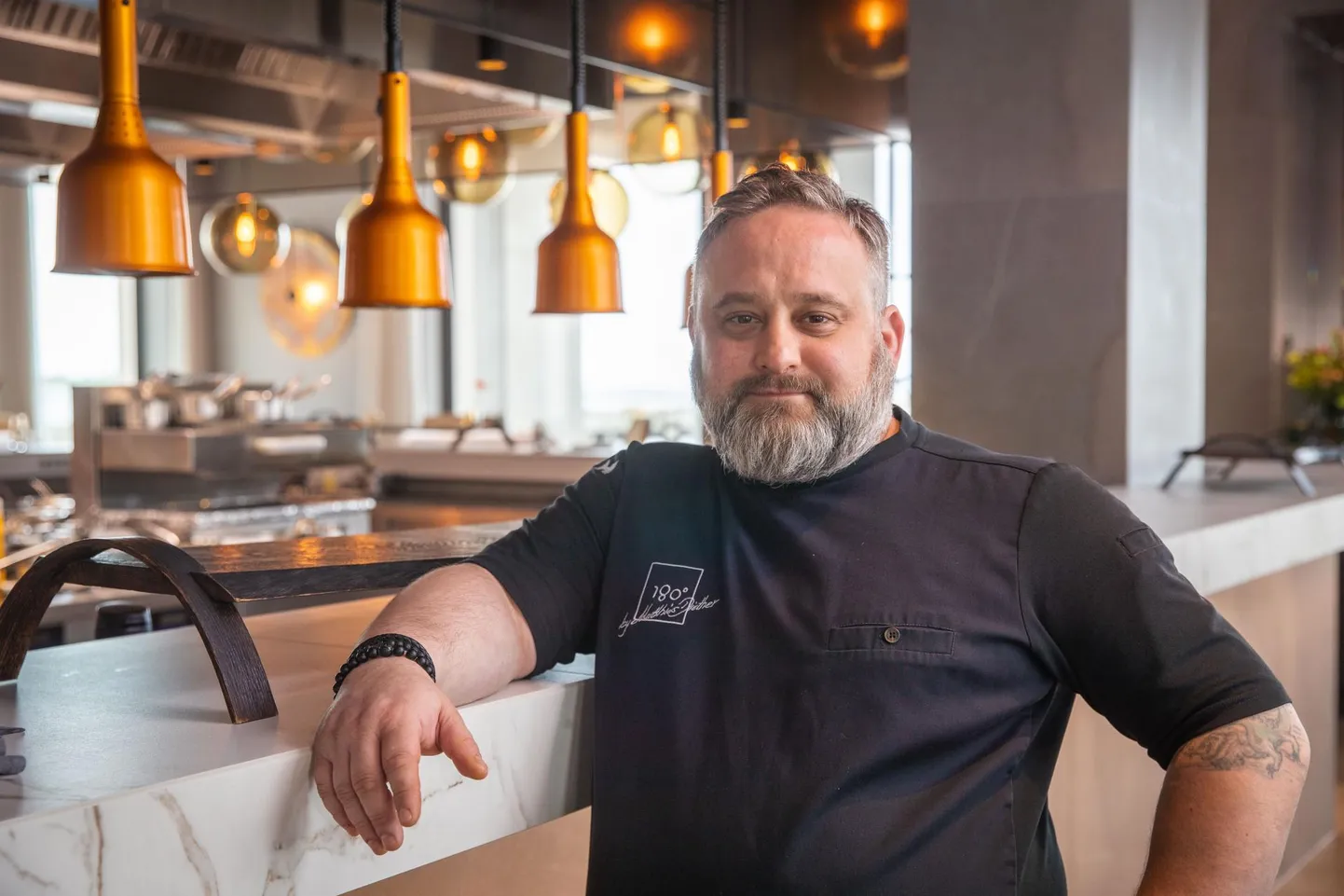 Matthias Diether oma restoranis180 Degrees, mille toit sai Falstaffi restoranijuhilt kõrgeimad hinded. FOTO: Madis Veltman