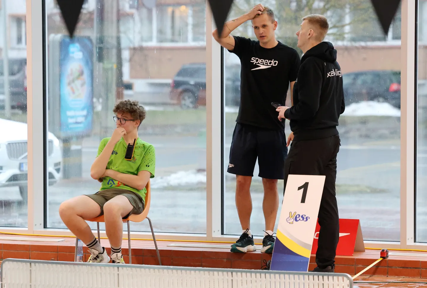 Laupäeval peetud Speedo Räimerallil leidis Kregor Zirk auhindade jagamise vahel aega ka valgusspetsialistiga arutamiseks, sest vähem kui kolme nädala pärast korraldab ujuja seal oma esimest ujumisvõistlust.