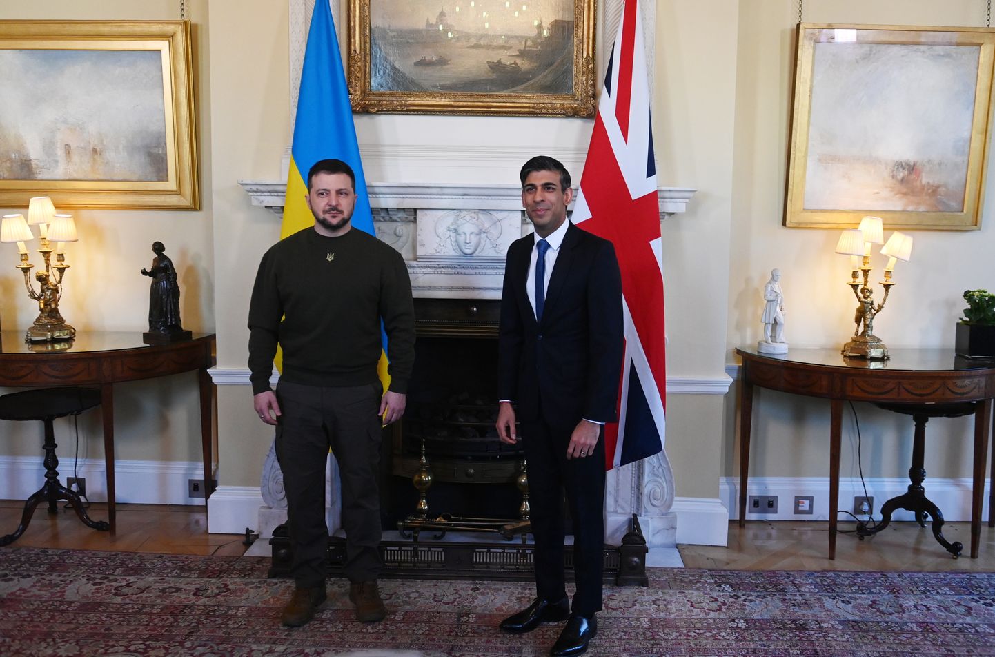 Briti peaminister Rishi Sunak (paremal) võõrustab Ukraina presidenti Volodõmõr Zelenskõid Londonis 8. veebruaril 2023.