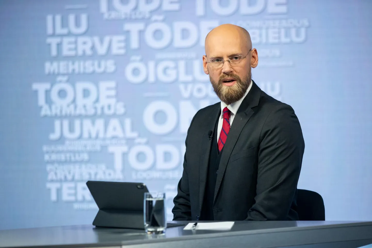 Varro Vooglaid