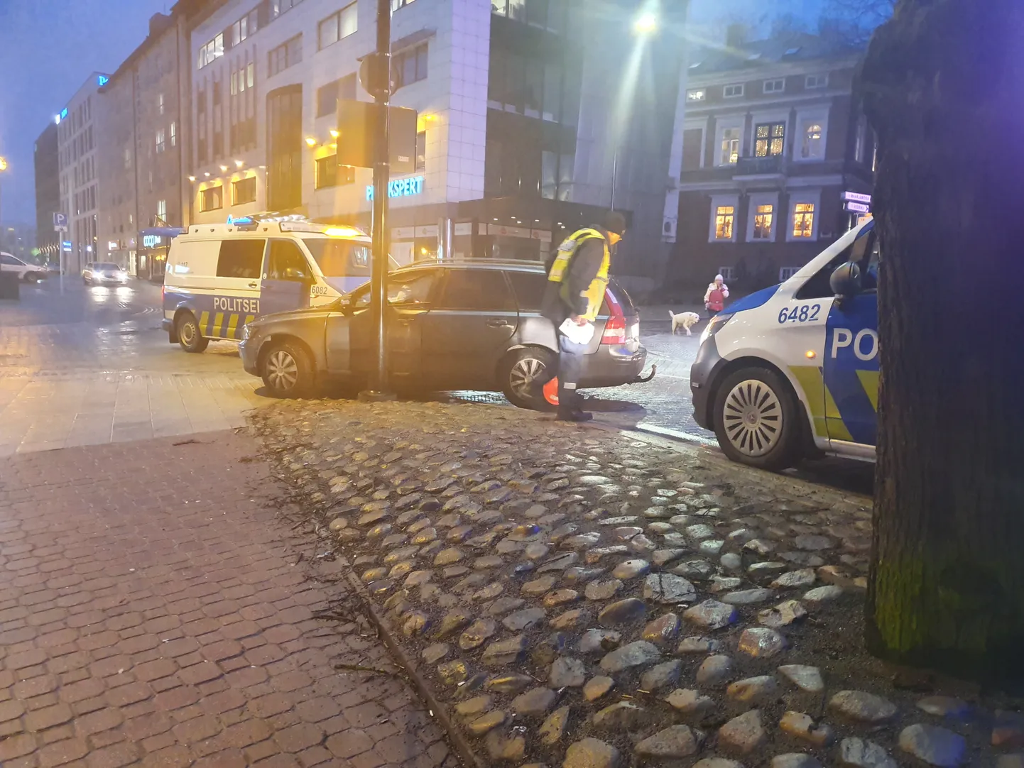 Liiklusõnnetus Ülikooli tänaval.