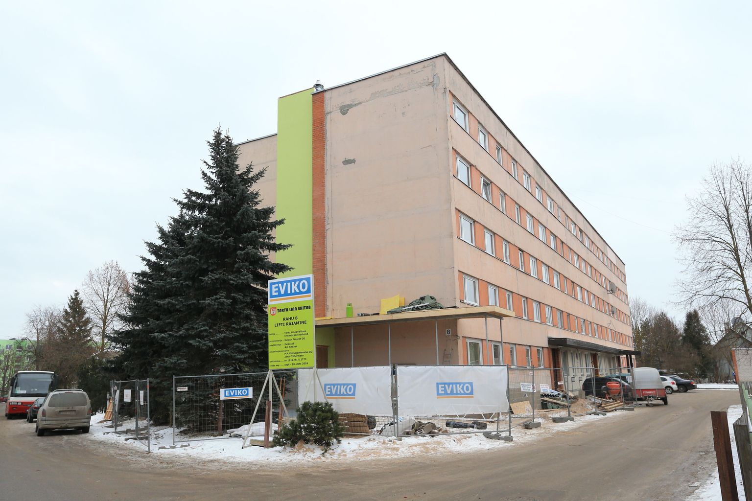 Tartu linnale kuuluvas Rahu 8 majas hakkab hiljemalt veebruari alguses tööle lift, mille ehitamiseks kulus 152 880 eurot. Aasta teises pooles algab majas põhjalik remont.