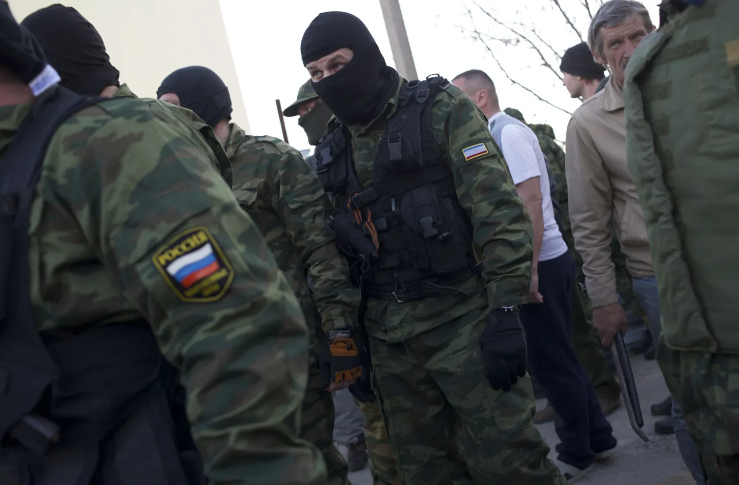 Vene sõjaväelased ja venemeelse omakaitse liikmed Krimmis