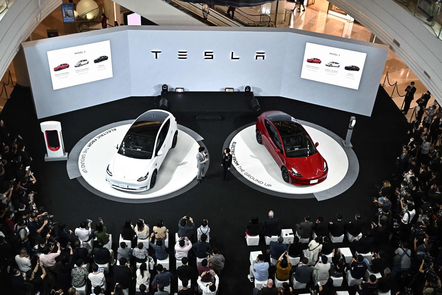Tesla Model Y ja Model 3 elektriautod.