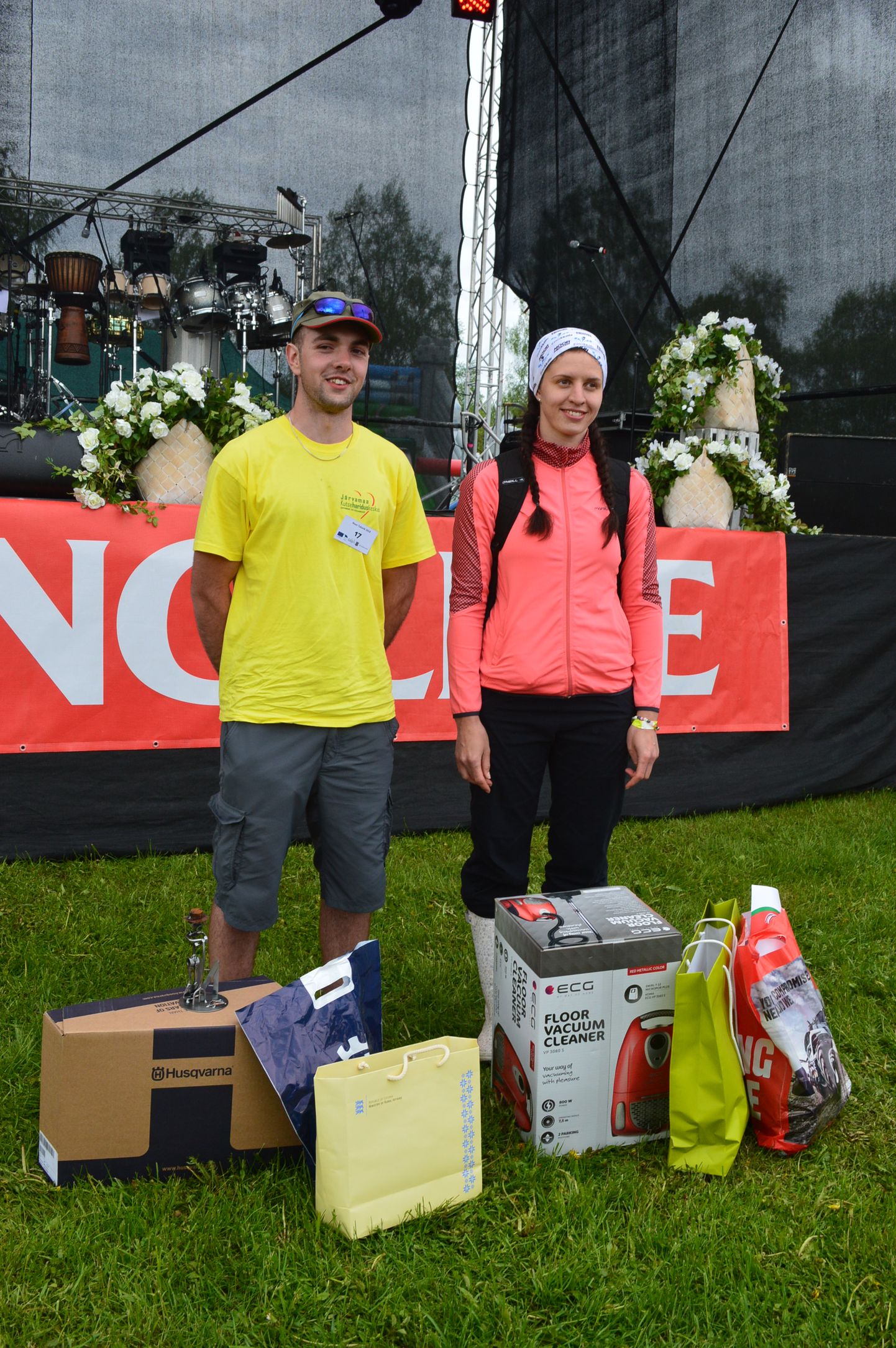 Noortalunike konkursi võitsid Karin Sabalisk ja Meelis Lindret.