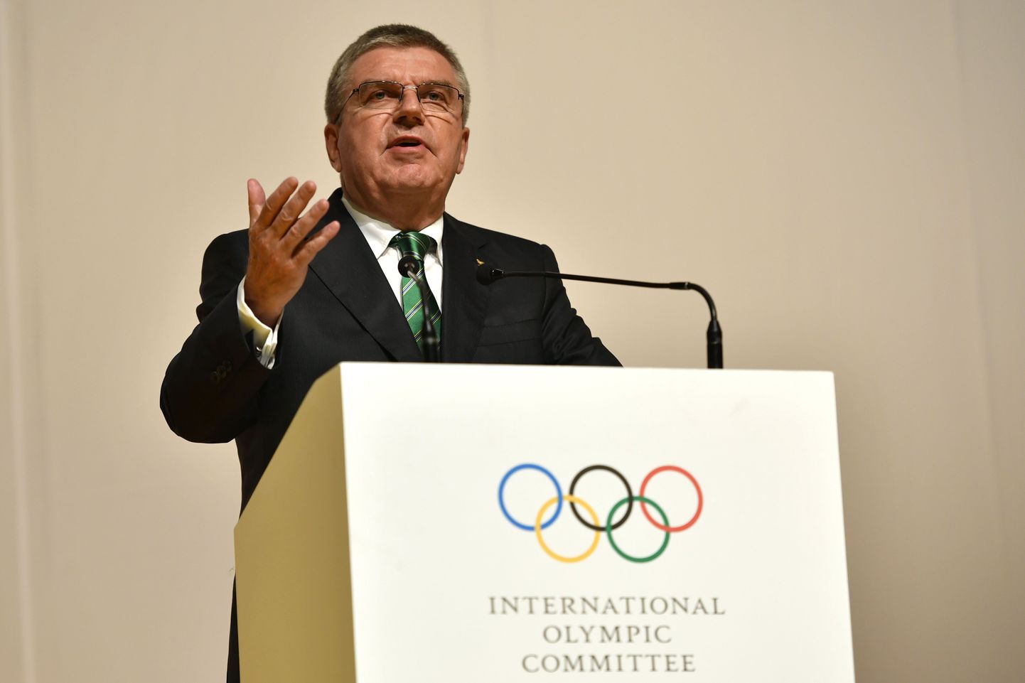 Rahvusvahelise Olümpiakomitee (ROKi) president Thomas Bach eilsel istungil.