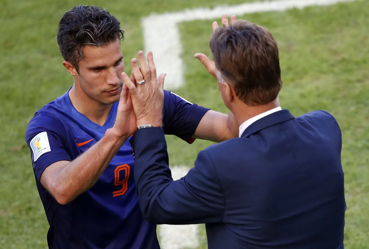 Robin van Persie (vasakul) ja Louis van Gaal mullusuvisel MMil.