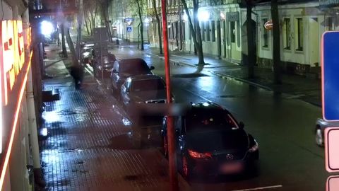 ВИДЕО ⟩ В Даугавпилсе задержан хулиган