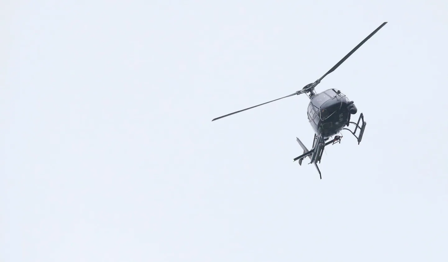 Kopterid suudavad kiiresti suunda muuta ja on paindlikud maanduma eri paigus, ent on õhus vähem stabiilsed kui lennukid. Foto MARGUS ANSU TARTU POSTIMEES