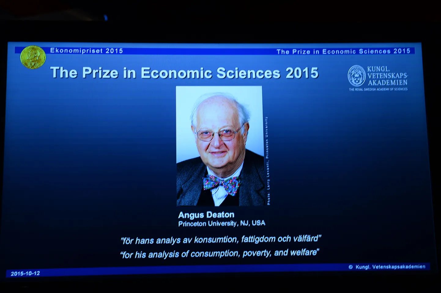 Angus Deatoni foto 2015. aasat Nobeli majanduspreemia väljakuulutamisel.