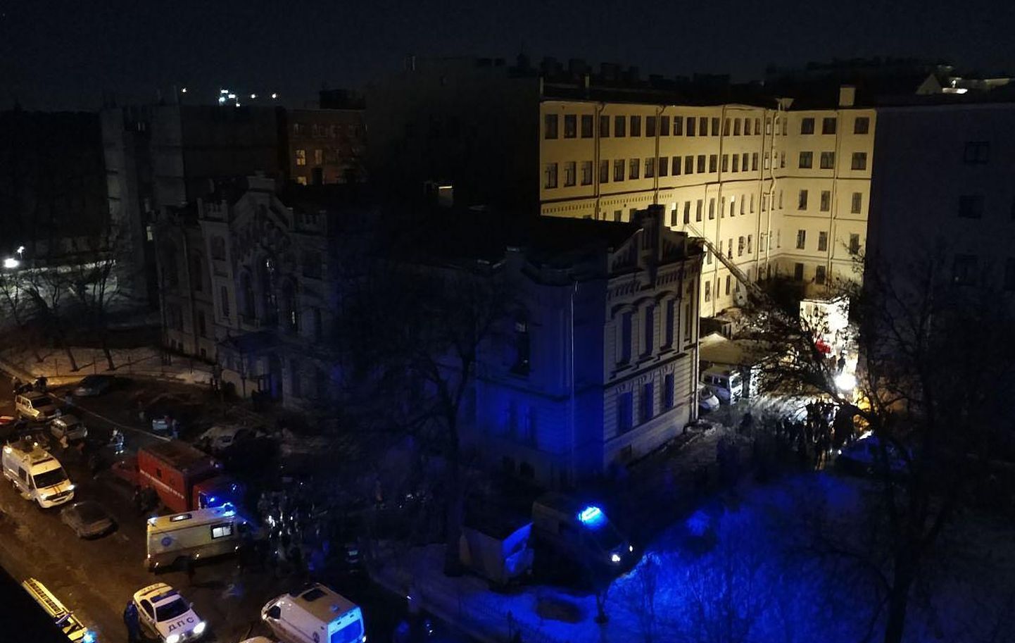 Sanktpēterburgā iebrukuši starpstāvu pārsegumi universitātes ēkai Mihaila Lomonosova ielā