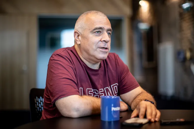 Кинорежиссер Роман Качанов считает, что нынешнее мракобесие России не затянется надолго, в условиях, когда власти РФ занялись «самовыпиливанием»