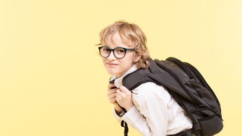 Kui raske tohib olla lapse koolikott? Uuring paljastas šokeerivad numbrid algklassidest