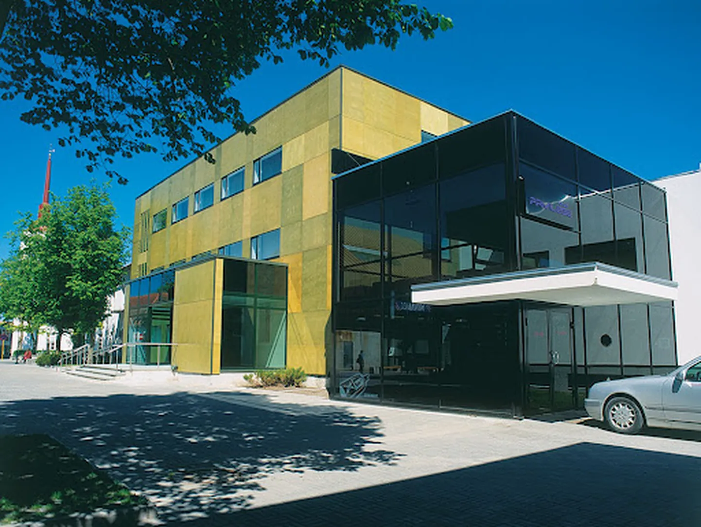 Saaremaa vallavalitsuse hoone Tallinna 10 Kuressaares.