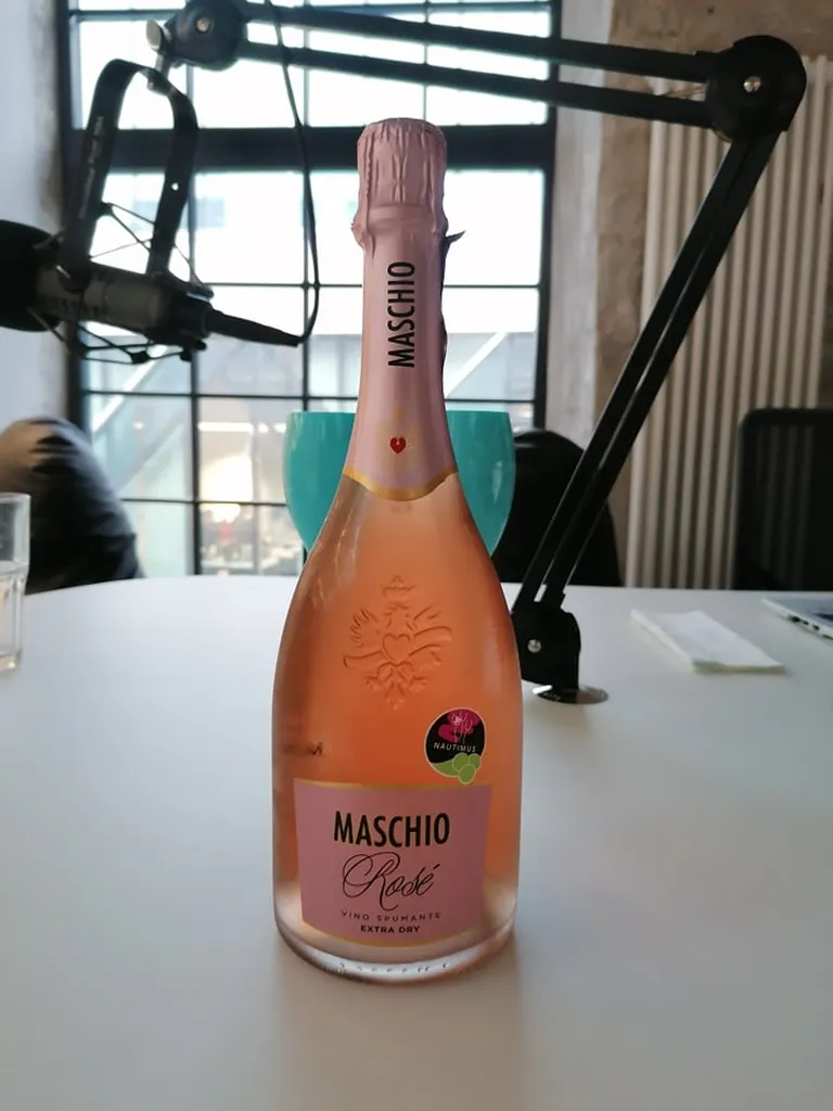 Maschio Rosé Vino Spumante Extra Dry.