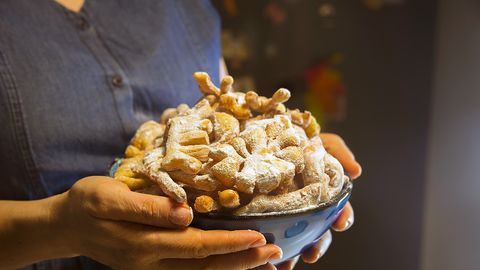 Cepums ar bērnības garšu: stāsts un recepte no vecāsmammas pierakstu klades
