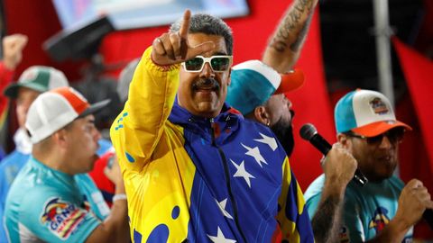 ülevaade ⟩ Maduro kehitab võltsimissüüdistuste peale õlgu