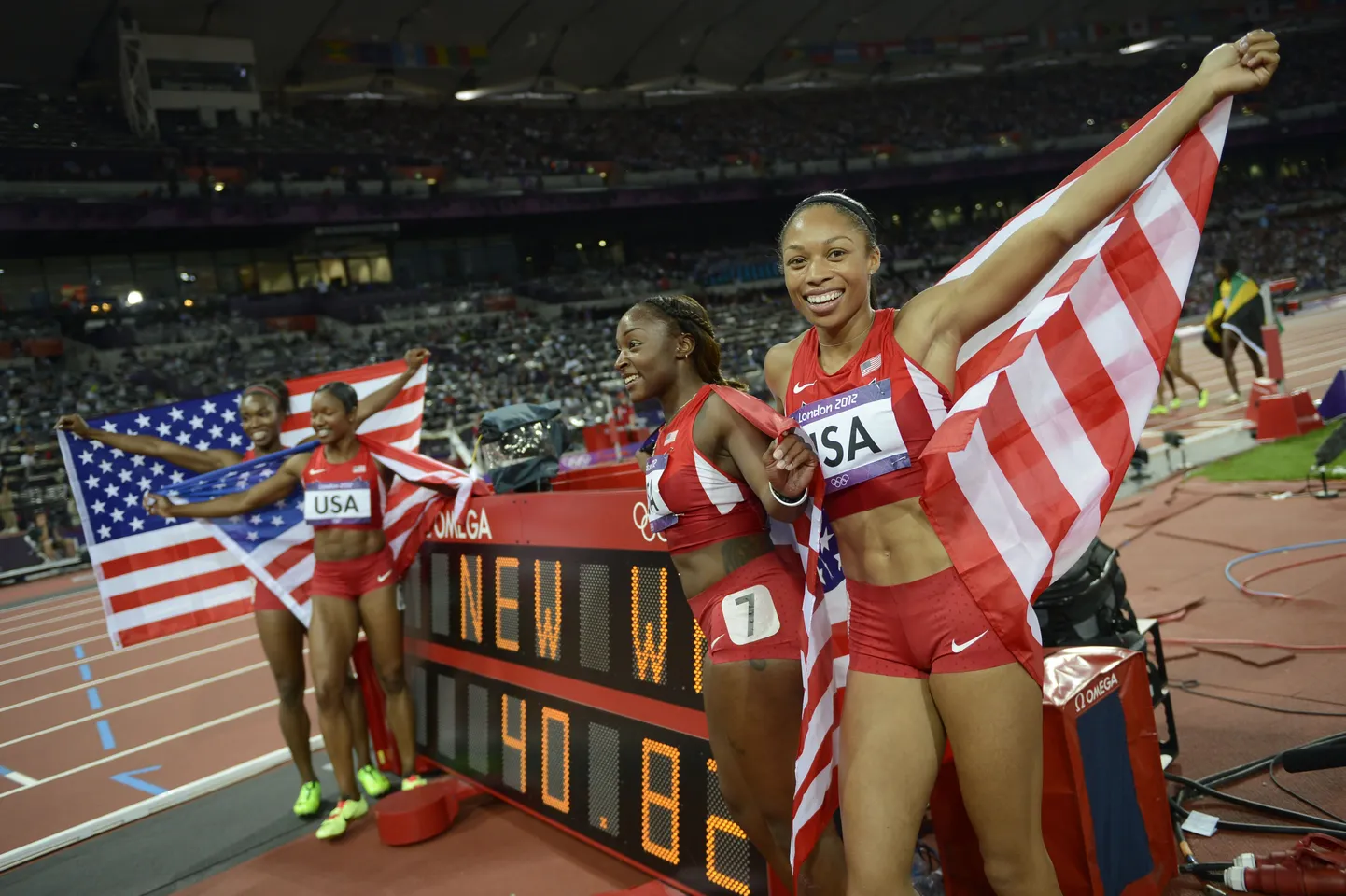 USA teatenaiskond. Vasakult paremale: Tianna Madison, Carmelita Jeter, Bianca Knight ja Allyson Felix