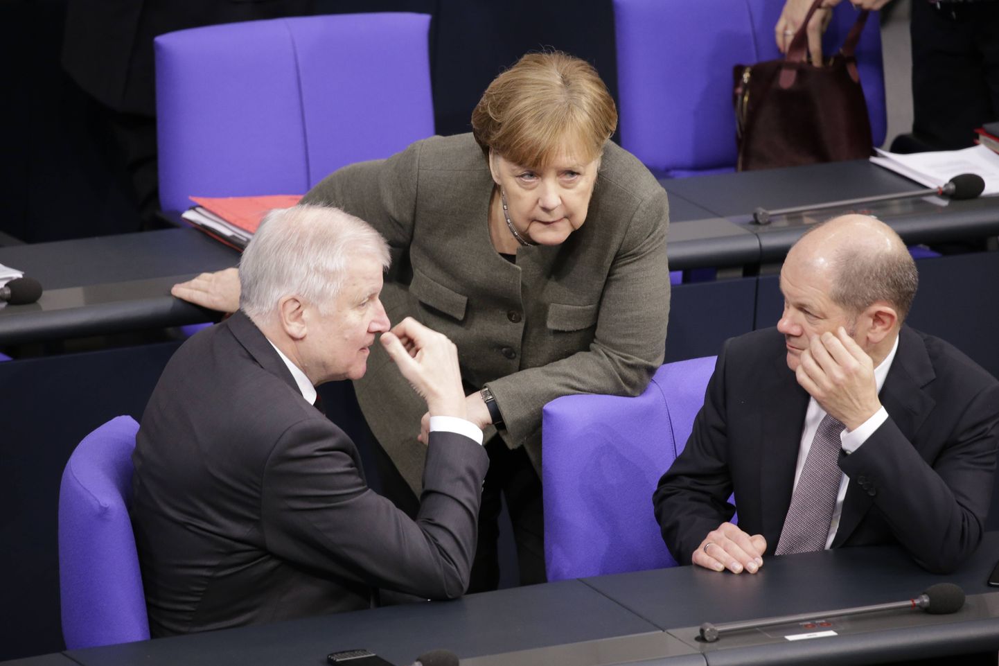 Valitsuserakondade liidrid. Vasakult: Horst Seehofer, Angela Merkel ja Olaf Scholz.