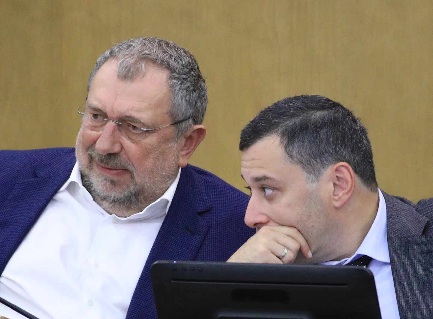 Vene duumasaadik Vladislav Reznik (vasakul).