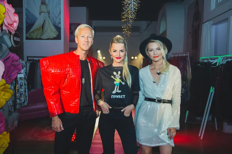 Tallinn Dolls & telesaade Moeloojad. ženja Fokin, Mari Martin ja Karolin Kuusik
