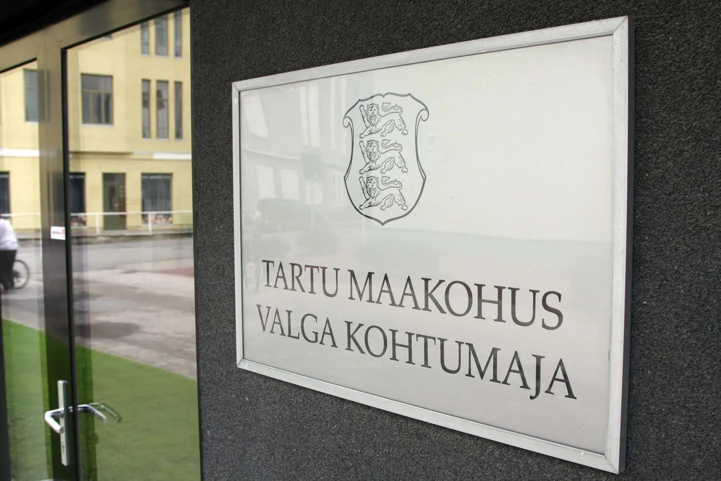 Mees mõisteti süüdi Valga kohtumajas.