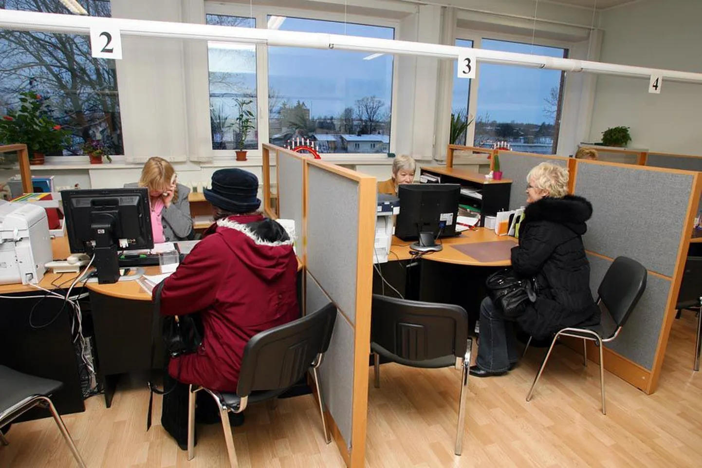 Ehkki tööturuameti Viljandimaa osakonnas pole alati suurt järjekorda, tuleb ennast arvele võtma järjest rohkem töötuid.