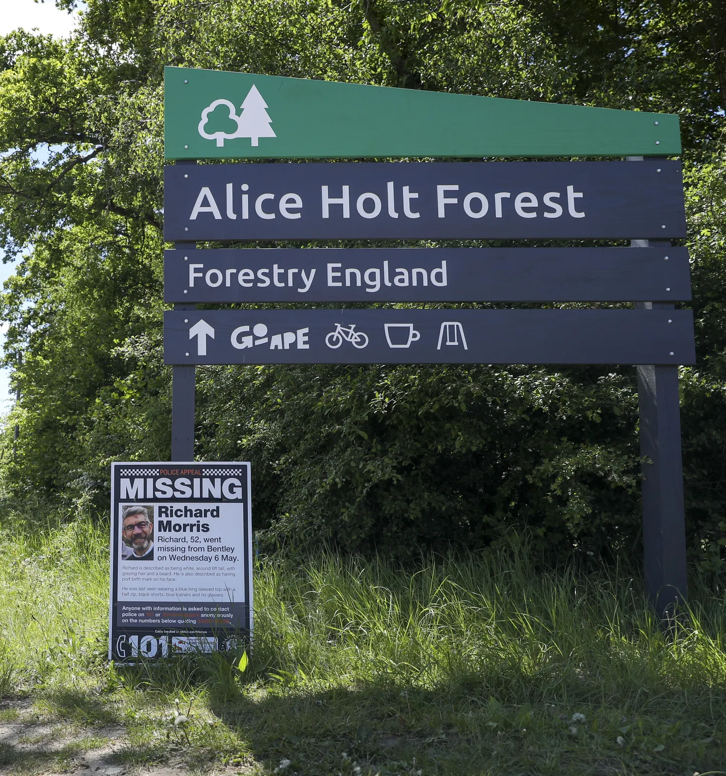 Lõuna-Inglismaal Farnhami lähedal asuv Alice Holti mets, millest leiti diplomaat Richard Morrise surnukeha. Metsa sildi juures on näha ka tema tagaotsimisteadet
