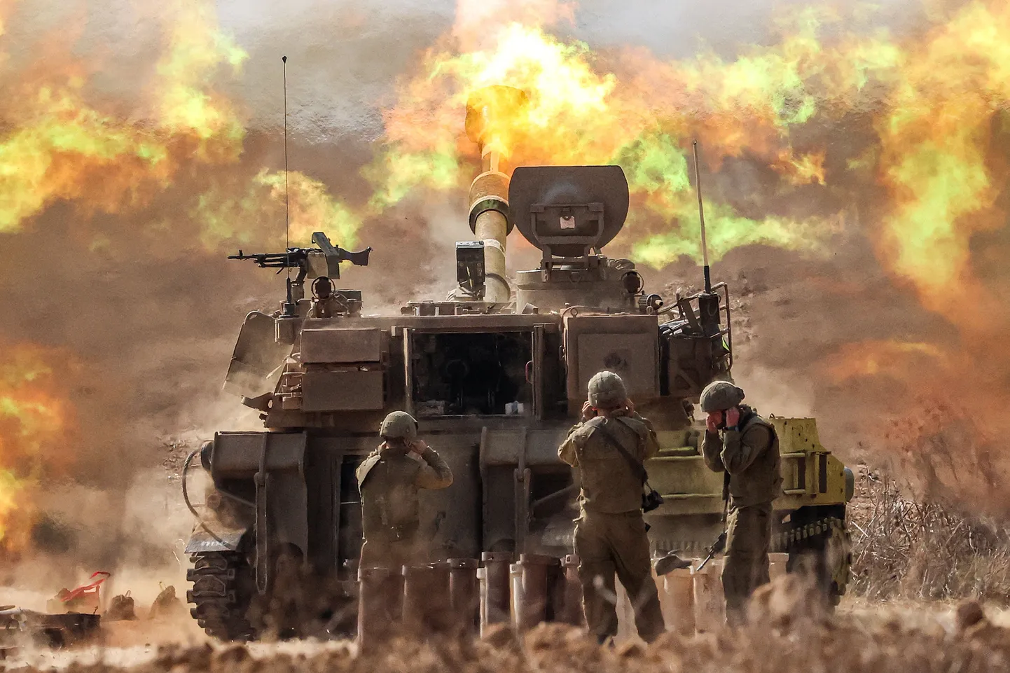Израильская самоходная артиллерия у сектора Газа.