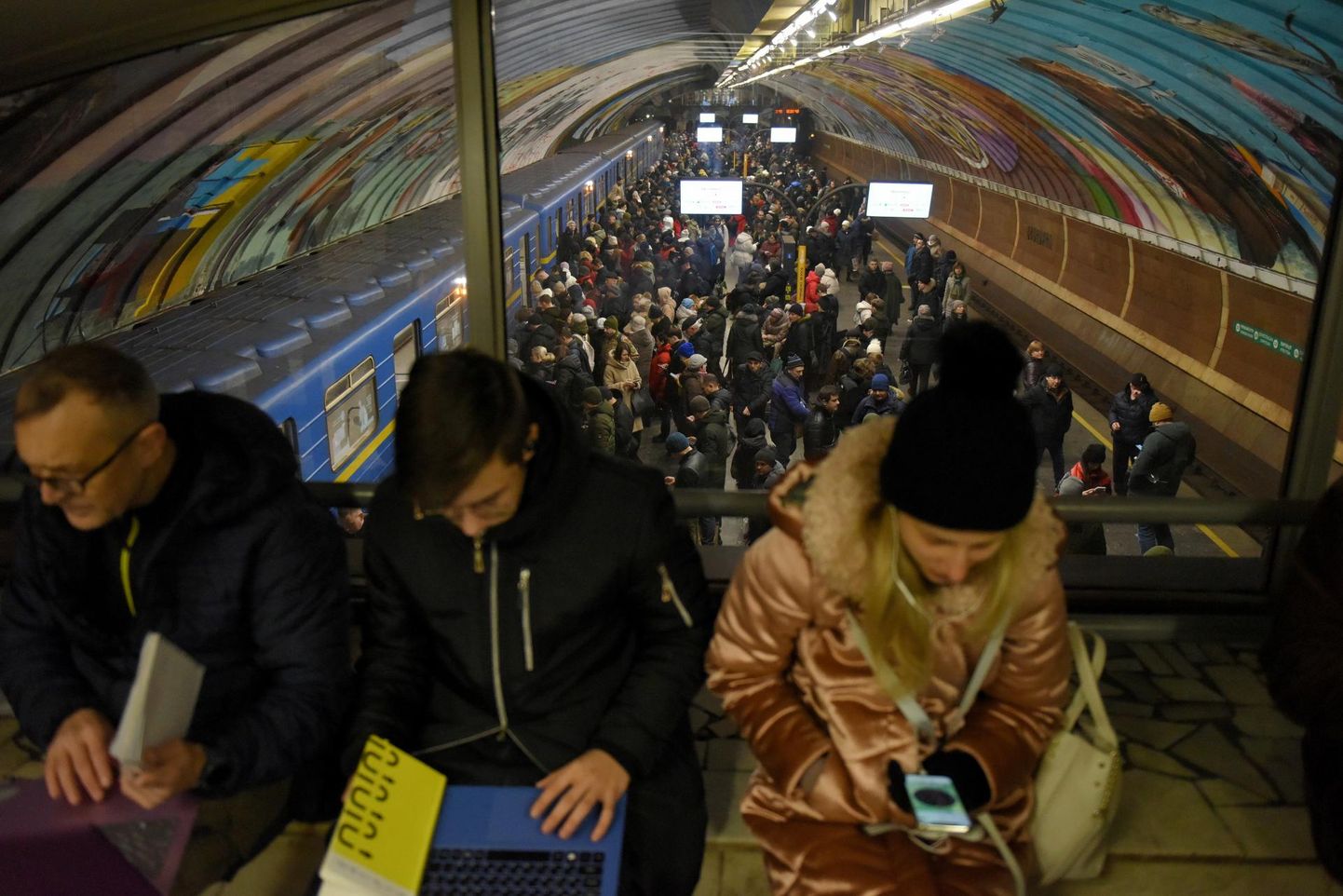 Kiievi elanikud otsisid eile metroos Venemaa järjekordse raketirünnakulaine ajal varju.