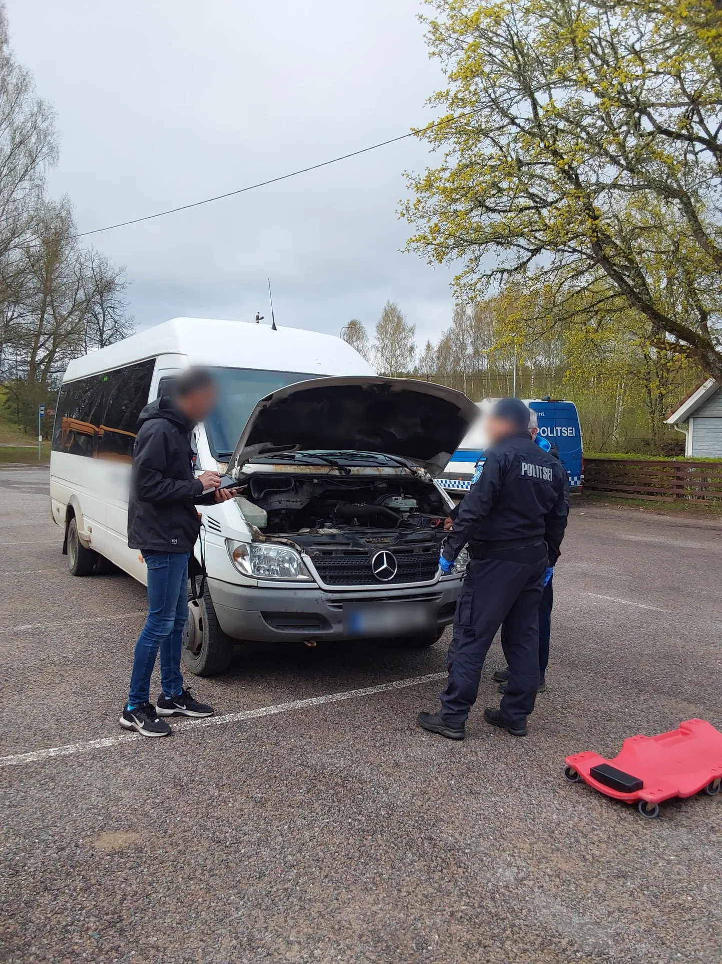 Võru vallavalitsus eirab transpordiameti ja politsei ettekirjutusi.