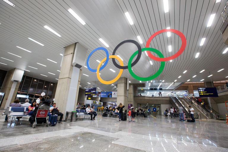 Olümpiarõngad tervitavad Riosse saabujaid juba lennujaamas. Foto: