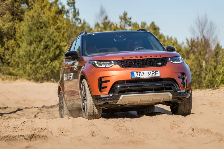 See off-road on Discoveryle lihtne nagu liivakast. Tema maastikuvõimekuses pole põhjust kahelda.
