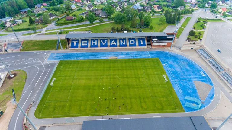 «Suve Õhtu!» saade võeti purki Tehvandi spordikeskuse terrassil.