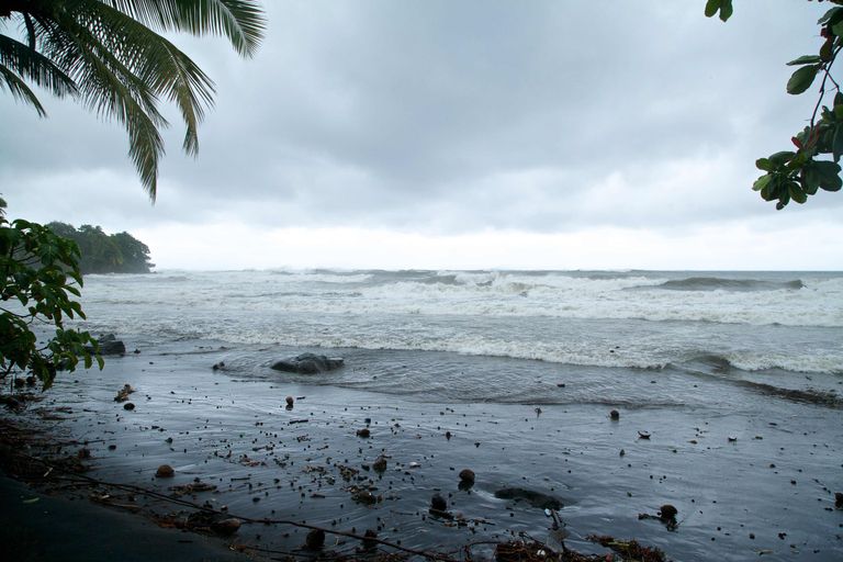 Orkaani Maria möllab Kariibi merel