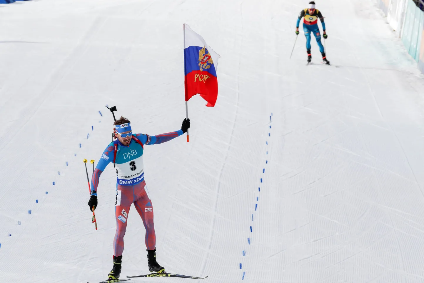 Anton Šipulin võidukalt finišeerimas.