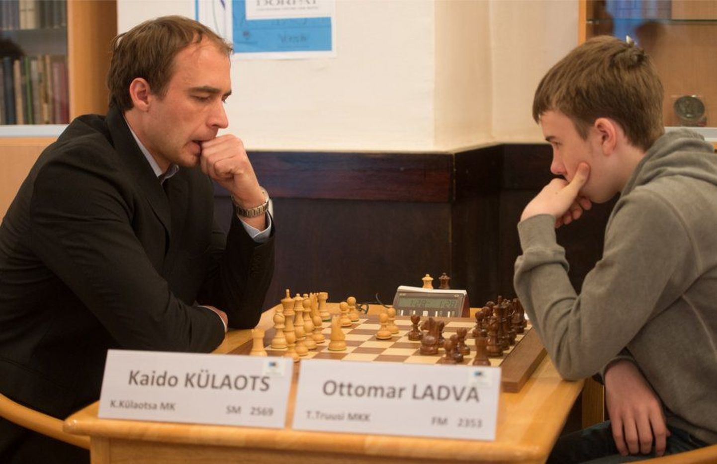 Õpetaja Kaido Külaots ja õpilane Ottomar Ladva mängivad tihti ka teineteise vastu.