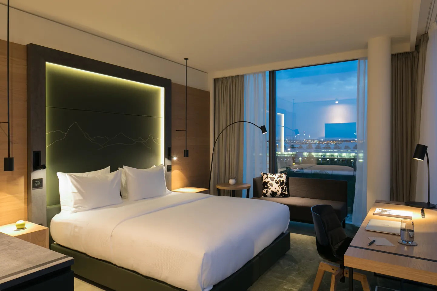 Интерьер номера отеля. Работа AS Standard в отеле Hilton в Мюнхене в 2017 году.