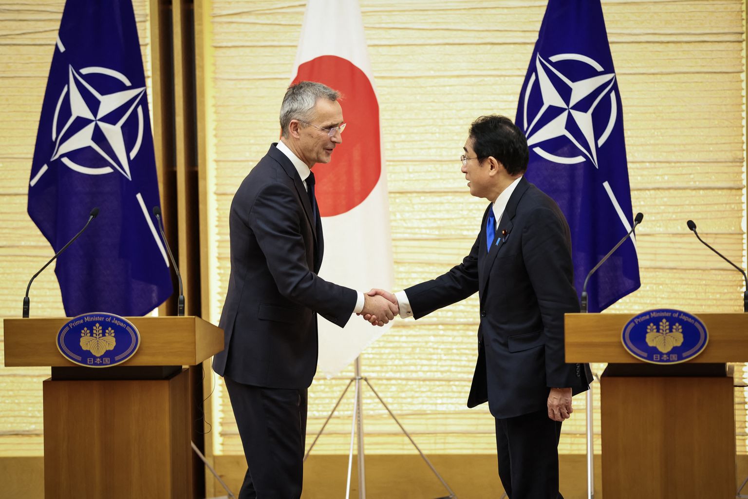 NATO peasekretär Jens Stoltenberg ja Jaapani peaminister Fumio Kishida.