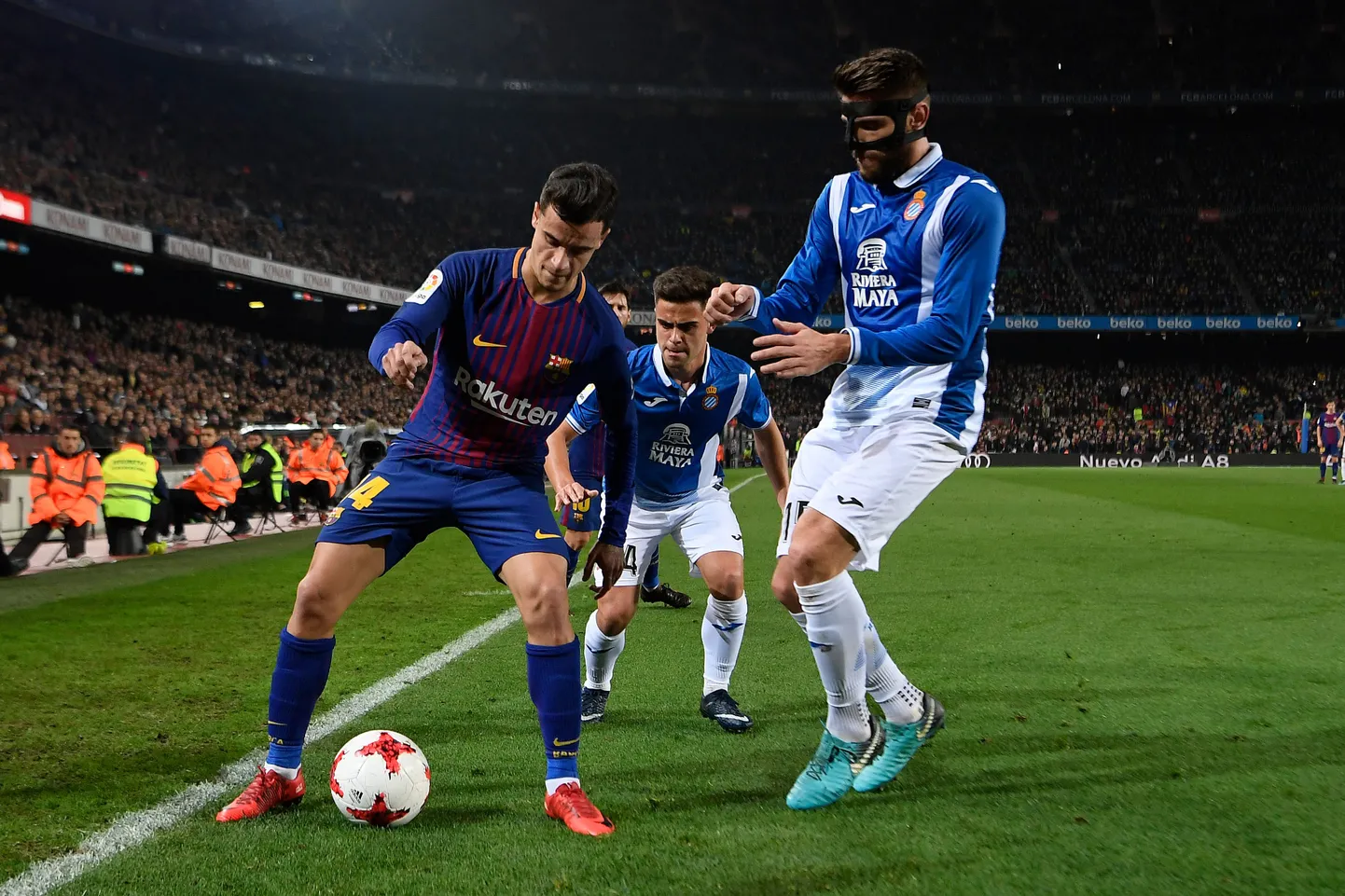 Philippe Coutinho (vasakul) käis Barcelona särgis esmakordselt väljakul.