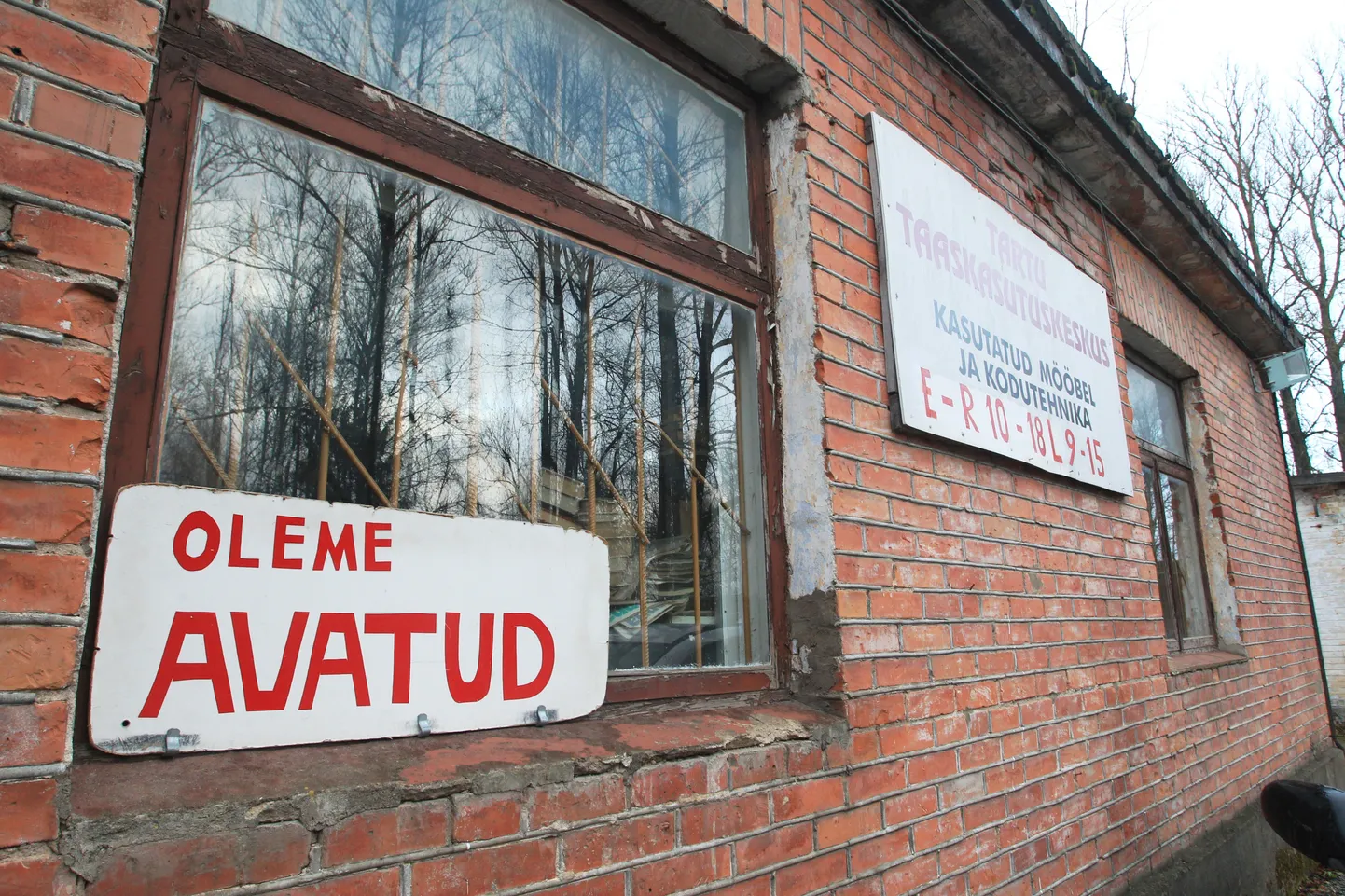 Pühade ajal töötavatele inimestele peab tööandja maksma selle aja eest kahekordset töötasu.