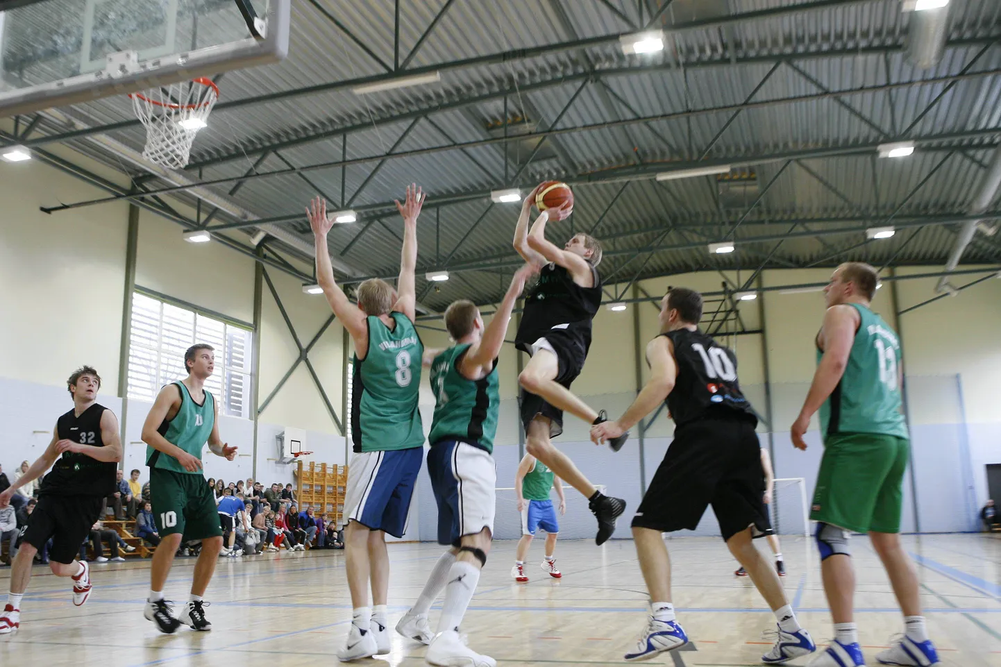 Viljandimaa spordiliidu eestvedamisel on algamas maakonna korvpalli karikavõistlused.