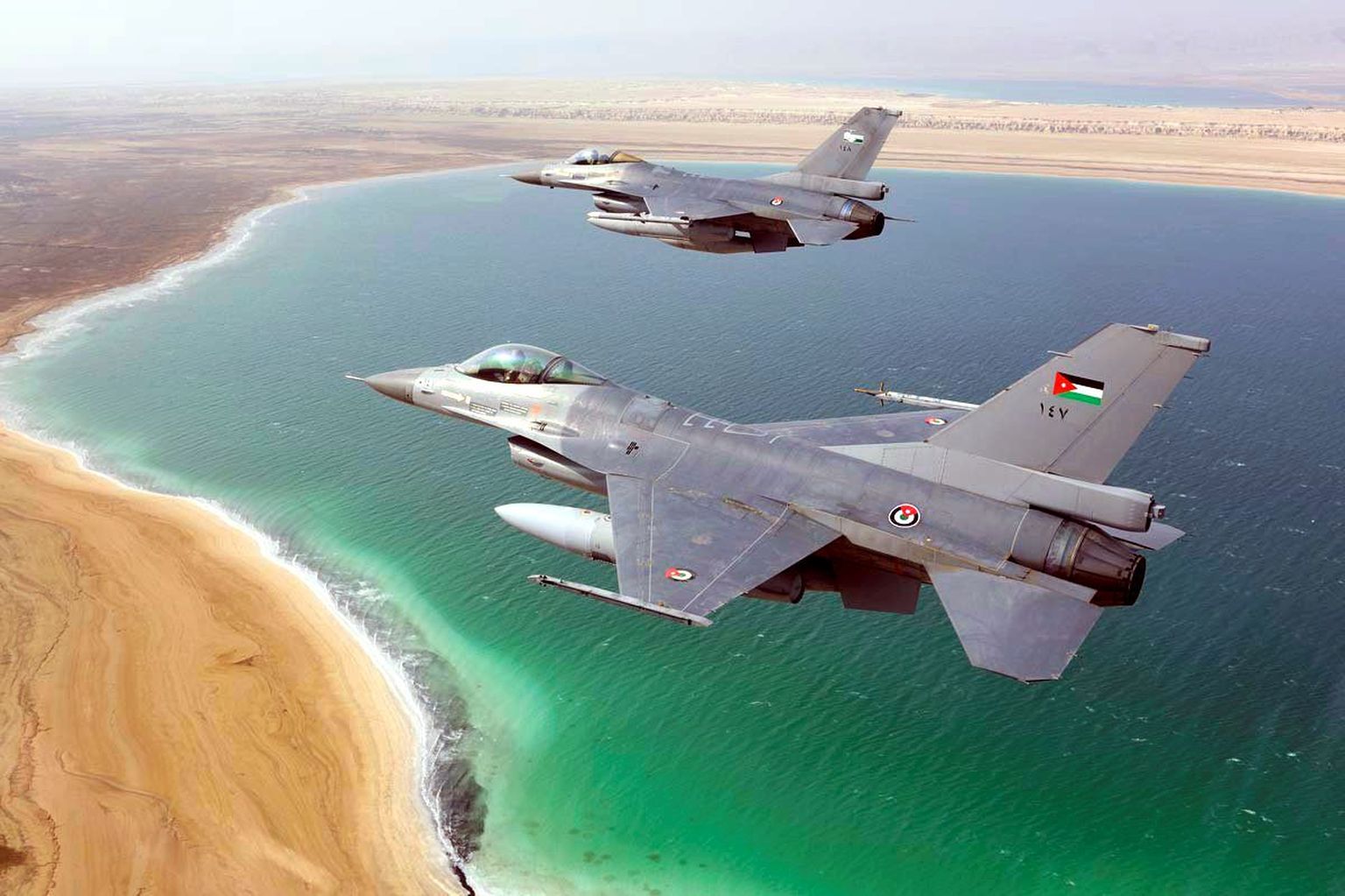 Jordaania kuninglike õhujõudude hävitajad F-16AM.