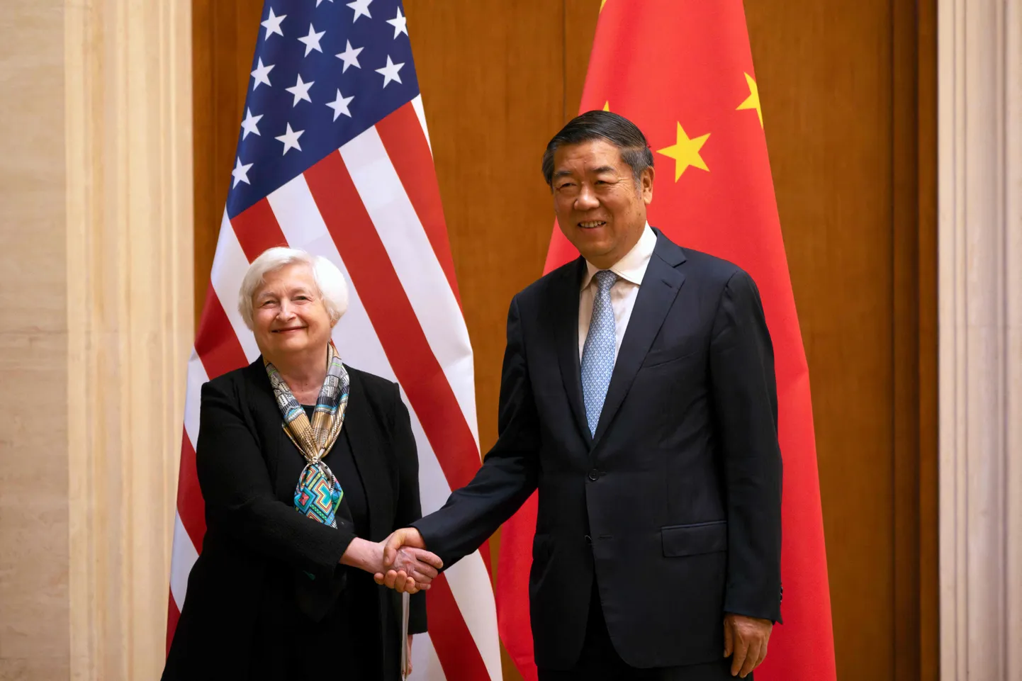 Министр финансов США Джанет Йеллен встретилась с вице-премьером Государственного совета Китая Хэ Лифэном.